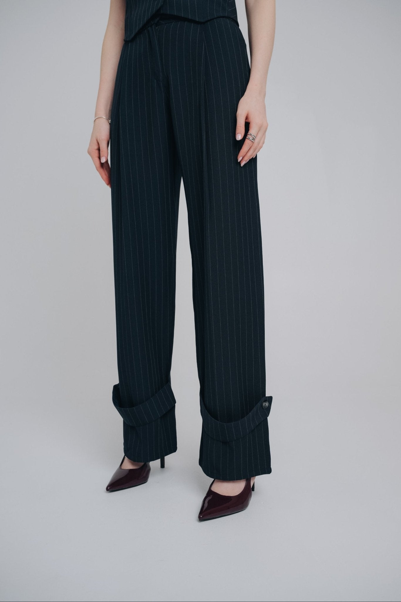 Tailored pleated pants